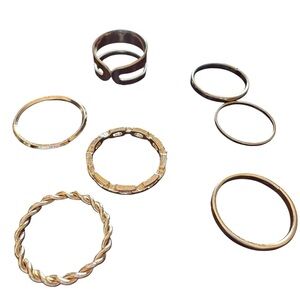 7 Piece Set Stackable Gold Rings